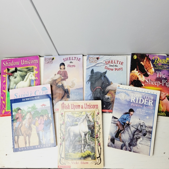 Pony Club Horse Unicorn Book Bundle Chapter Books Set of 7 - Picture 5 of 5